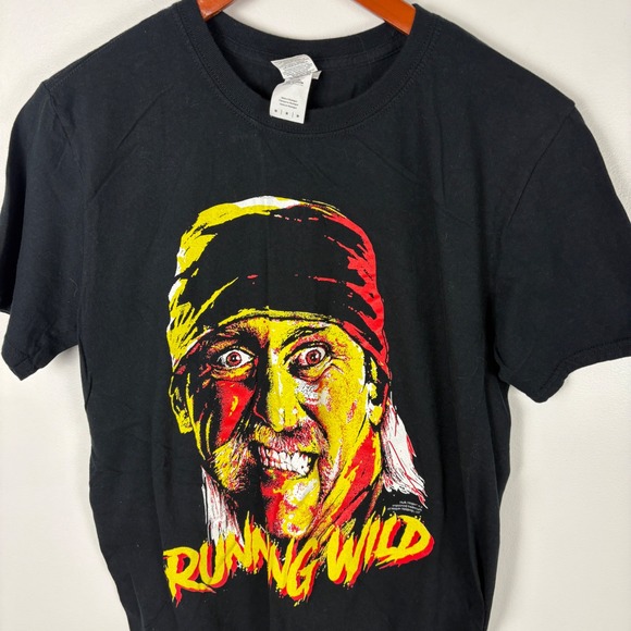Hulk Hogan Running Wild T Shirt Black‎ Wrestling Tee Medium Gildan Softstyle - Picture 1 of 5